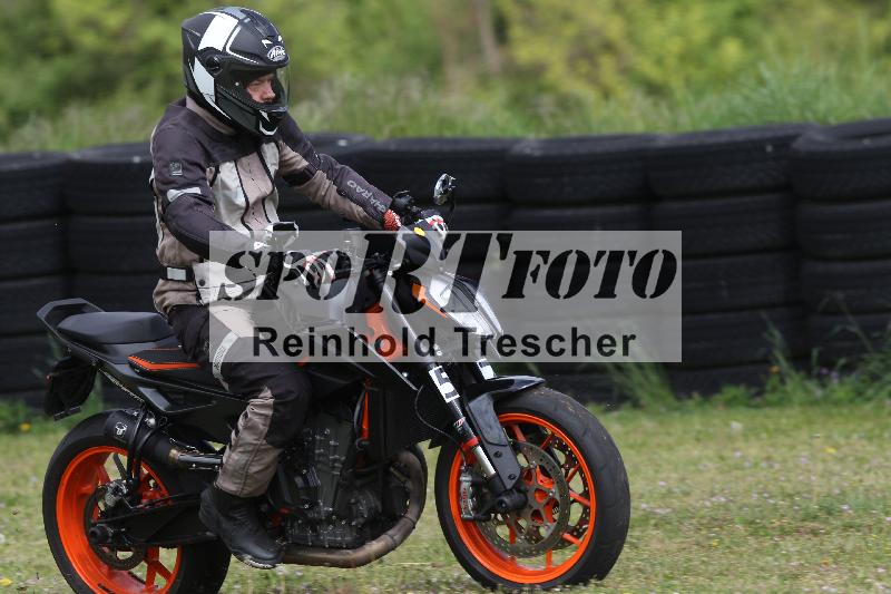 Archiv-2025/10 23.04.2025 Cornu Master School ADR/rot-rouge/57